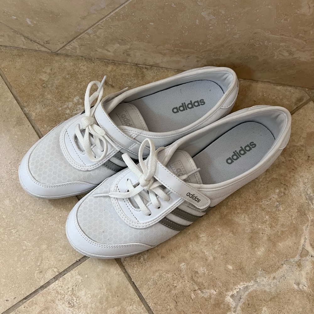Adidas Diona sneaker womens size 8